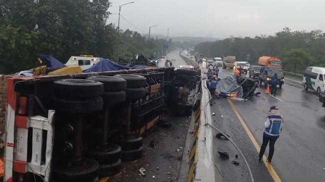 2024-11-12-7605Tol Cipularang.jpg